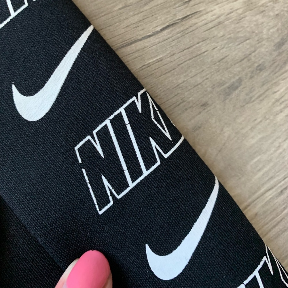 Nike Joggers Size Small 27 Inch Inseam - Picture 3 of 7